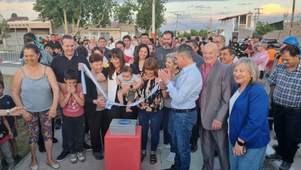 Chimbas: habilitaron las obras de un nuevo playón deportivo y espacio verde Chimbas: habilitaron las obras de un nuevo playón deportivo y espacio verde