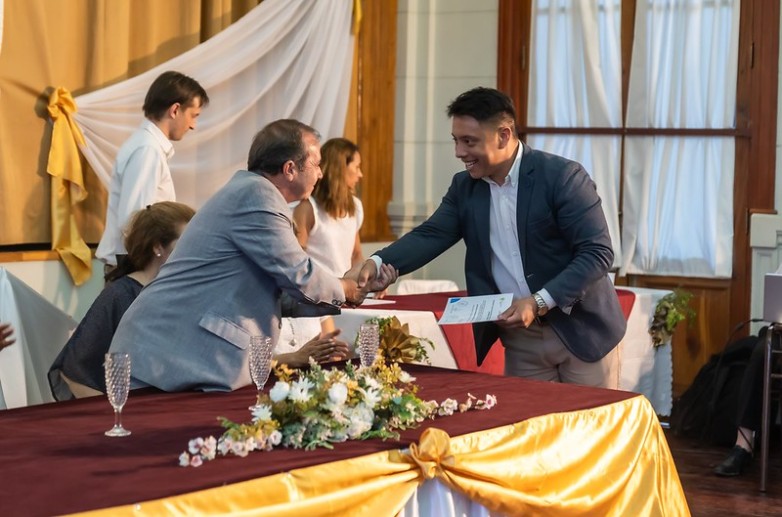 Egresan los primeros especialistas en Educación Permanente de Jóvenes y Adultos Egresan los primeros especialistas en Educación Permanente de Jóvenes y Adultos