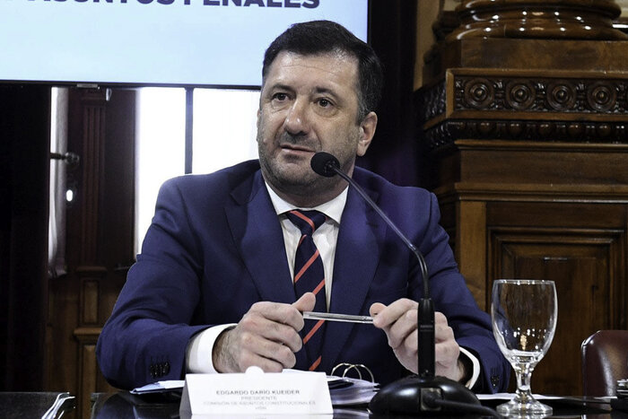 El presidente del PJ de Entre Ríos destrozó a Kueider: «Buena oportunidad para agarrarlo bien a patadas» El presidente del PJ de Entre Ríos destrozó a Kueider: «Buena oportunidad para agarrarlo bien a patadas»