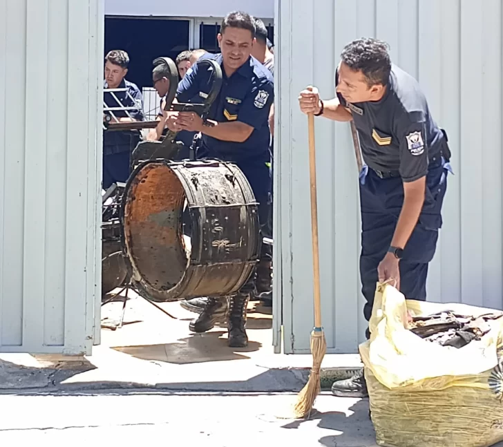 La Banda de la Policía llora su pérdida: 98% de instrumentos, incluso de 1890 y de Malvinas La Banda de la Policía llora su pérdida: 98% de instrumentos, incluso de 1890 y de Malvinas