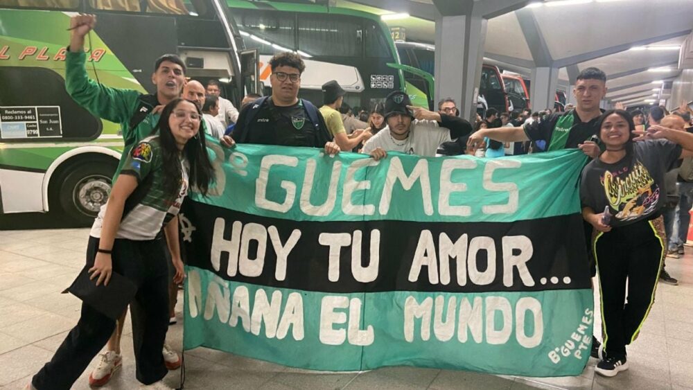 Mirá quienes viajaron a Córdoba para alentar al verdinegro Mirá quienes viajaron a Córdoba para alentar al verdinegro