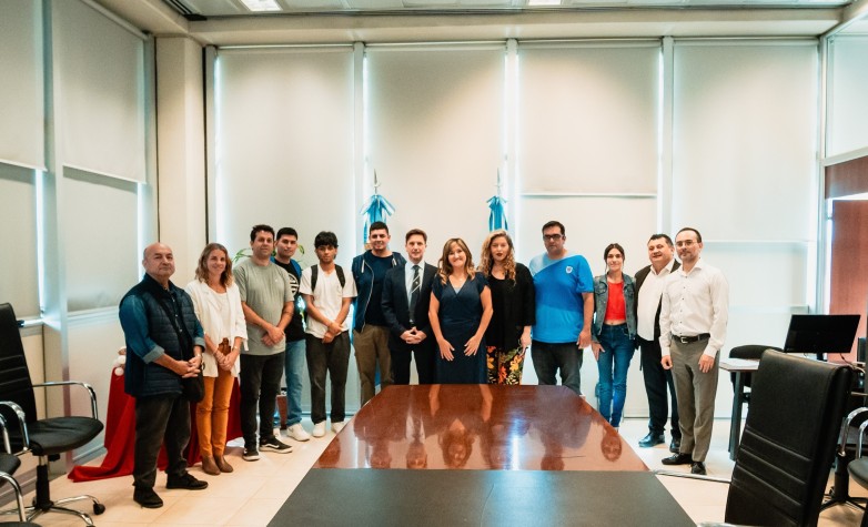 Aulas Híbridas: alumnos realizaron prácticas en INTA y la Facultad de Ingeniería Aulas Híbridas: alumnos realizaron prácticas en INTA y la Facultad de Ingeniería