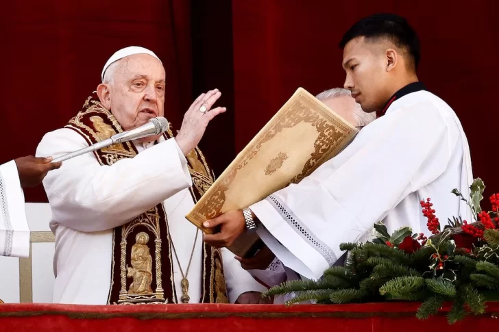En su mensaje de Navidad, el Papa pidió silenciar las armas en Medio Oriente En su mensaje de Navidad, el Papa pidió silenciar las armas en Medio Oriente