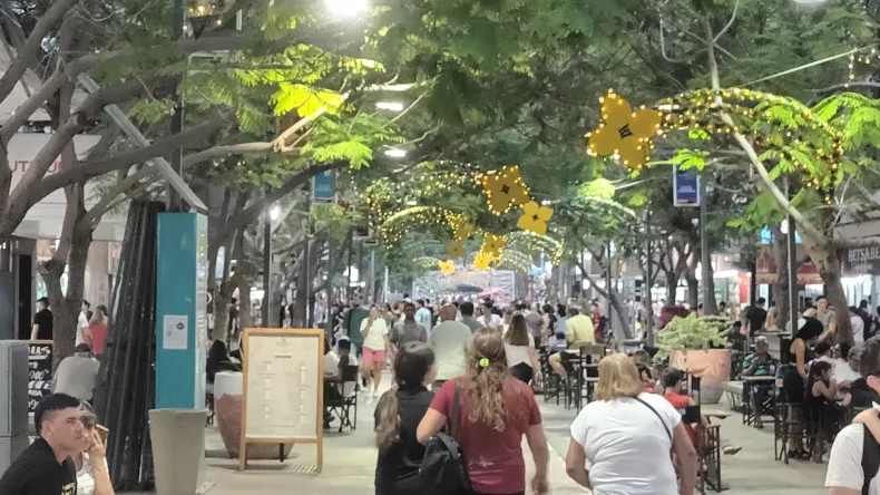Mucho movimiento en el microcentro sanjuanino en la previa de los Reyes Mucho movimiento en el microcentro sanjuanino en la previa de los Reyes