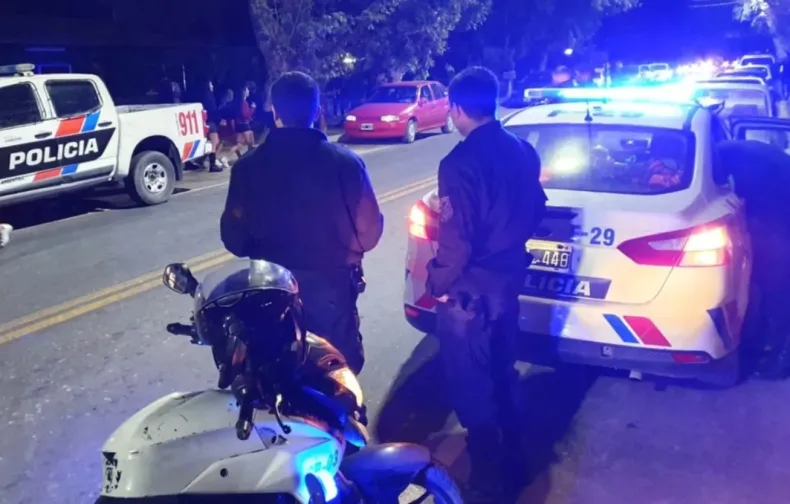 ¡Susto! detienen a un hombre que dispara un arma en plena vía pública ¡Susto! detienen a un hombre que dispara un arma en plena vía pública
