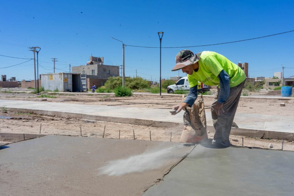 Rivadavia sigue creciendo: avanzan las obras en la Plaza del Barrio Jardines del Oeste Rivadavia sigue creciendo: avanzan las obras en la Plaza del Barrio Jardines del Oeste