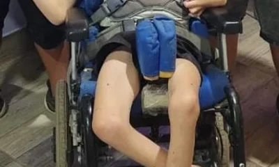 El pequeño Benicio necesita que su obra social le entregue su nueva silla postural
