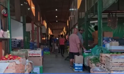 Aseguran que la venta de verdura y fruta está parada y esperan que las vacaciones pasen