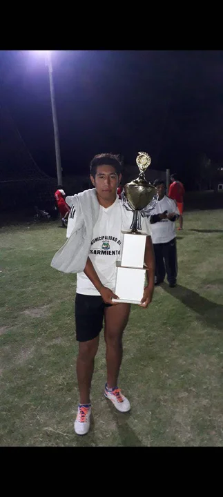 Jonathan, el joven que falleció por la creciente, fue despedido por sus amigos Jonathan, el joven que falleció por la creciente, fue despedido por sus amigos