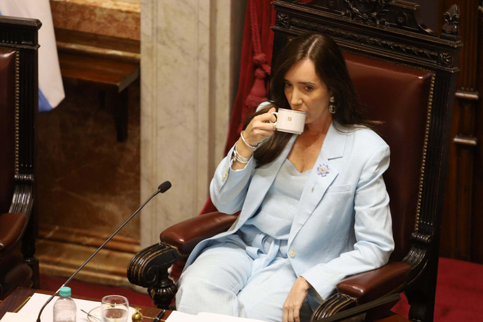 Villarruel se quejó de su sueldo: «Me pagan dos chirolas» Villarruel se quejó de su sueldo: «Me pagan dos chirolas»