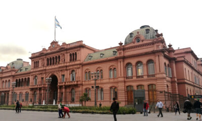 Una megaencuesta del Gobierno para tantear el terreno: ¿los argentinos soportarían un régimen autoritario?