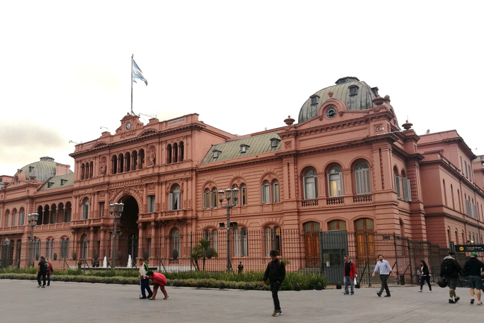 Una megaencuesta del Gobierno para tantear el terreno: ¿los argentinos soportarían un régimen autoritario? Una megaencuesta del Gobierno para tantear el terreno: ¿los argentinos soportarían un régimen autoritario?