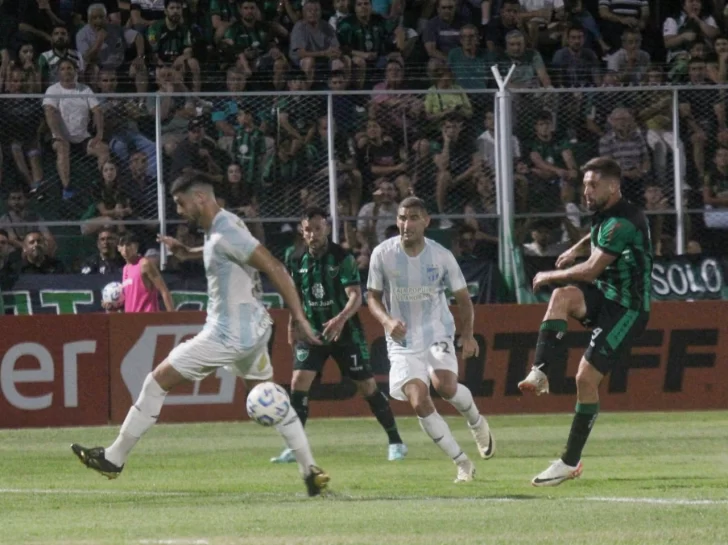 San Martín perdió con Atlético Tucumán en su regreso a Primera División San Martín perdió con Atlético Tucumán en su regreso a Primera División