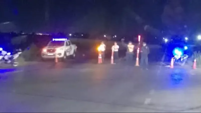 Accidente en Ruta 20: Automóvil vuelca en intersección con calle La Plata Accidente en Ruta 20: Automóvil vuelca en intersección con calle La Plata