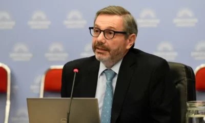 Milei desmintió la reforma jubilatoria y echó al titular de ANSES