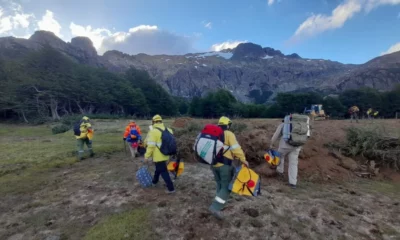 Los Bomberos enviados por San Juan llegaron a El Bolsón