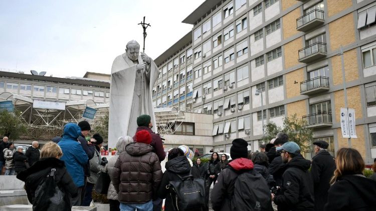 El Papa Francisco : ligera mejora de su estado de salud El Papa Francisco : ligera mejora de su estado de salud