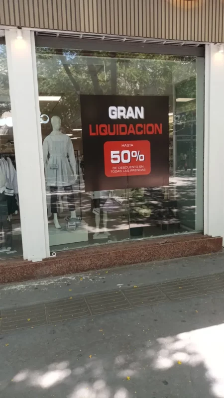 Sin las ventas esperadas, el comercio de San Juan se llena de ofertas y descuentos: el factor Chile Sin las ventas esperadas, el comercio de San Juan se llena de ofertas y descuentos: el factor Chile