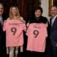 Uno de los dueños del Inter Miami de Messi se reunió con Javier Milei y le aseguró que invertirá en un club de Argentina