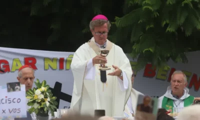 El arzobispo de Buenos Aires encabezó una misa para rezar por el papa Francisco en Constitución