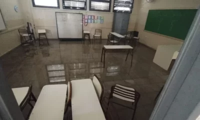 Fueron a clases y se encontraron con la escuela en reparación
