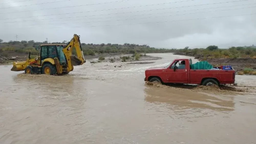 Un departamento quedó incomunicado por su principal ruta, que se cortó por la lluvia Un departamento quedó incomunicado por su principal ruta, que se cortó por la lluvia