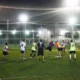 Balearon a una persona mientras jugaban un partido en unas conocidas canchas