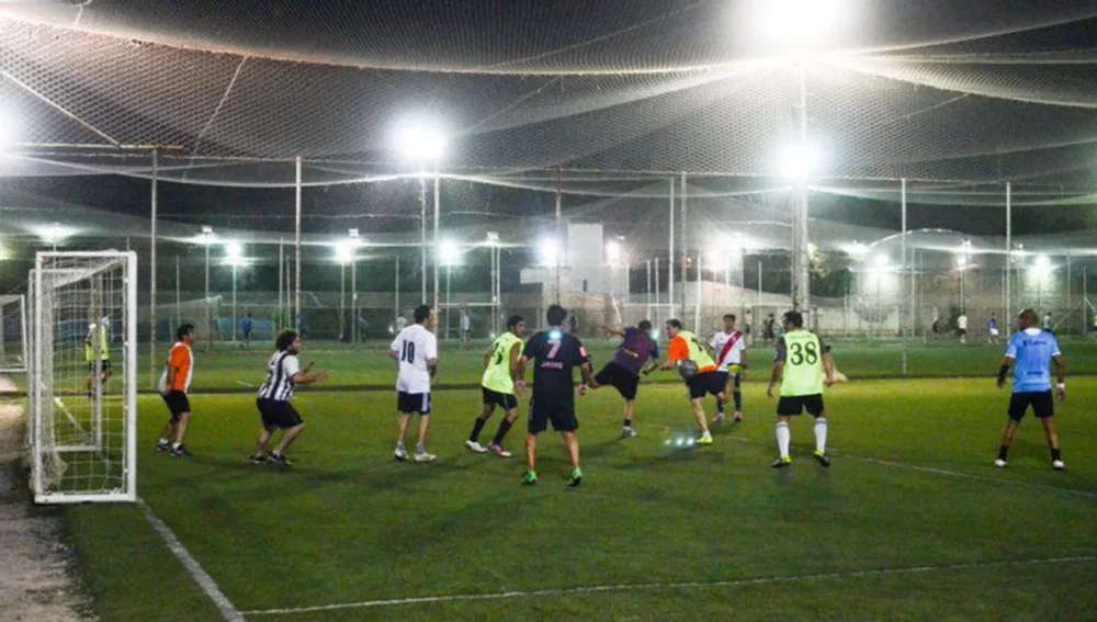 Balearon a una persona mientras jugaban un partido en unas conocidas canchas Balearon a una persona mientras jugaban un partido en unas conocidas canchas