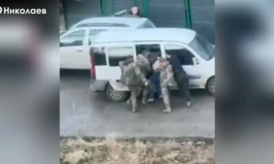 «Busificación», el nuevo término de la movilización forzosa en Ucrania.