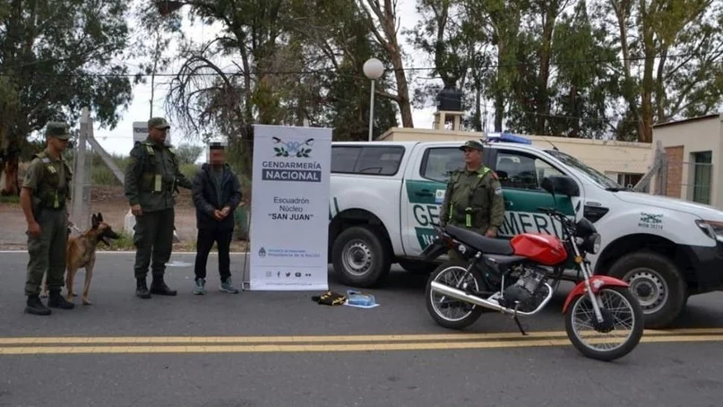 Gendarmería detuvo a dos conductores con más de dos kilos de cocaína en San Juan Gendarmería detuvo a dos conductores con más de dos kilos de cocaína en San Juan
