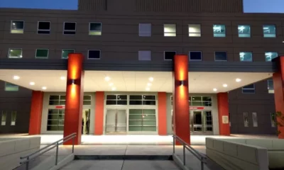 Padre e hijo recibieron una descarga eléctrica en un local comercial de Rawson