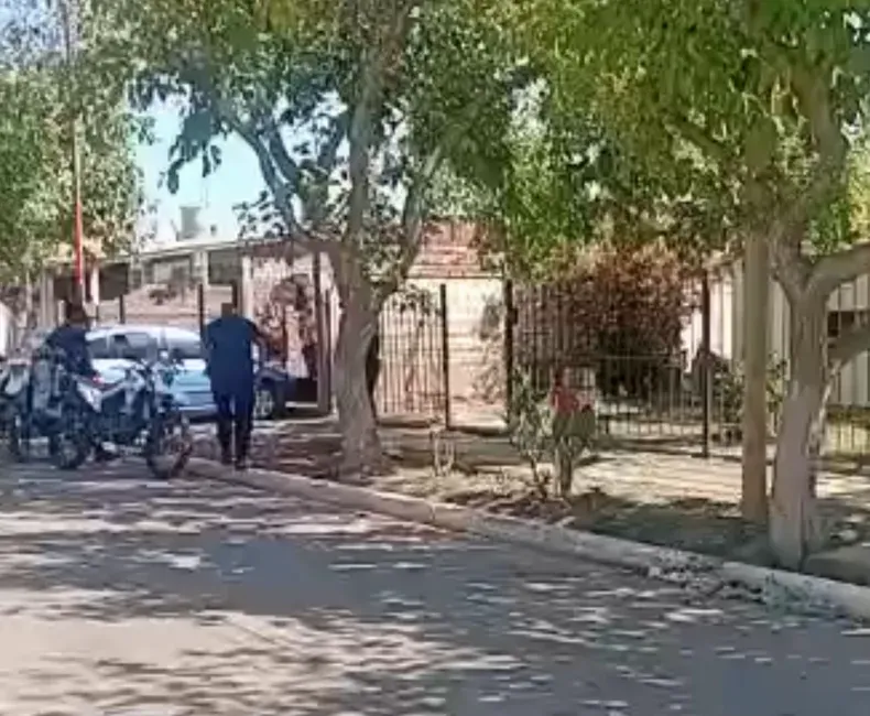 Cómo un niño salvó a su madre de ser asesinada: los crudos detalles detrás del intento de femicidio en Chimbas Cómo un niño salvó a su madre de ser asesinada: los crudos detalles detrás del intento de femicidio en Chimbas