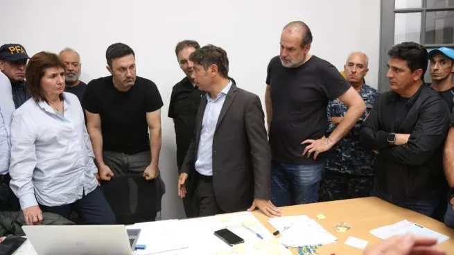 La foto de Axel Kicillof junto a Patricia Bullrich y Luis Petri tras el trágico temporal en Bahía Blanca La foto de Axel Kicillof junto a Patricia Bullrich y Luis Petri tras el trágico temporal en Bahía Blanca