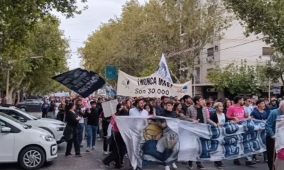 Miles de sanjuaninos se reunieron en la Plaza 25 de Mayo para marchar por el Día de la Memoria