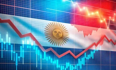 Riesgo país alcanza máximos de más de 5 meses y las acciones argentinas ceden hasta 5,5%