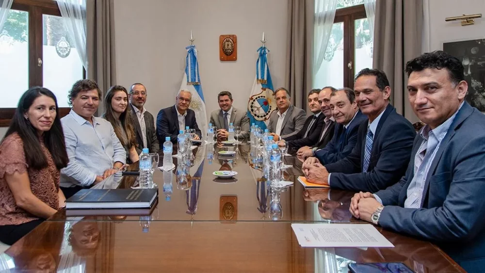 Orrego firmó un convenio para una agricultura sustentable Orrego firmó un convenio para una agricultura sustentable
