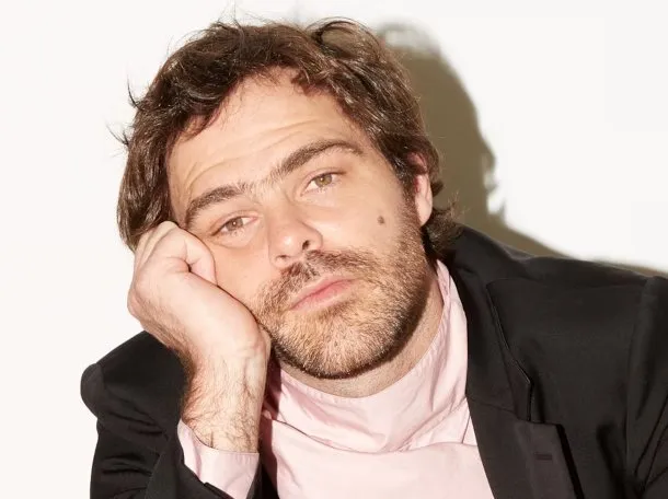Detuvieron a Peter Lanzani en Ushuaia por hacer grafitis en una pared Detuvieron a Peter Lanzani en Ushuaia por hacer grafitis en una pared
