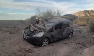 Violento vuelco de un auto cerca del Cerro Alcázar en Calingasta
