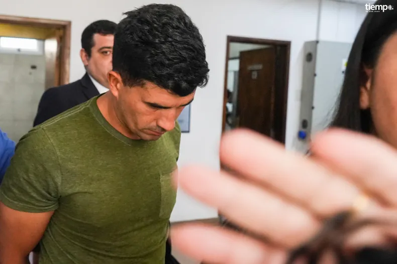 Baleado en una cancha de fútbol de Rivadavia: se entregó uno de los señalados Baleado en una cancha de fútbol de Rivadavia: se entregó uno de los señalados