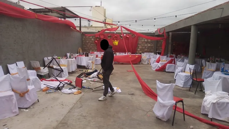 Sangriento cumpleaños de 15 en La Bebida: dos familiares terminaron punteados y un invitado quedó nocaut Sangriento cumpleaños de 15 en La Bebida: dos familiares terminaron punteados y un invitado quedó nocaut