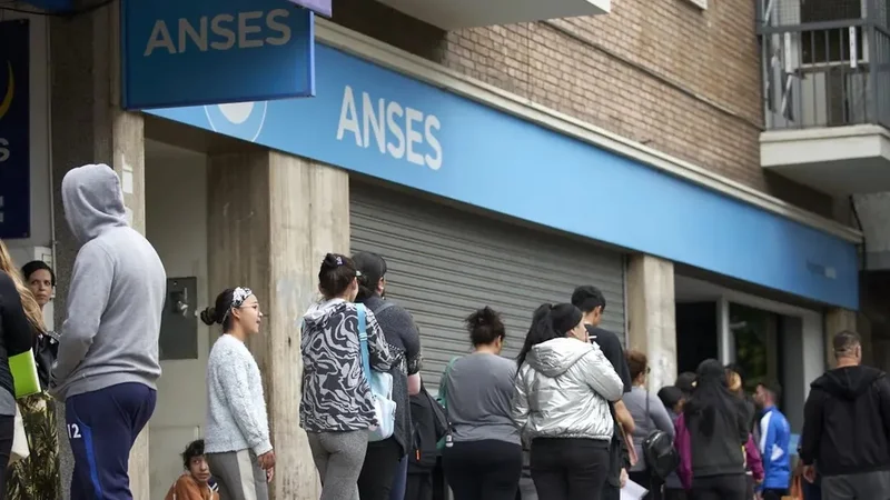 Fechas de cobro ANSES: quiénes cobran jubilaciones, pensiones y AUH este martes 15 de abril Fechas de cobro ANSES: quiénes cobran jubilaciones, pensiones y AUH este martes 15 de abril