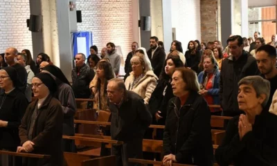 Con la frase «hagan lío», decenas de sanjuaninos despidieron a Francisco
