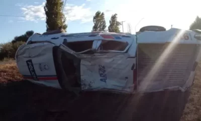 Policías de 25 de Mayo chocan y vuelcan en un patrullero