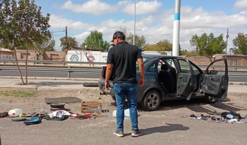 Tras una persecución atrapan a dos delincuentes que robaban autos en un shopping Tras una persecución atrapan a dos delincuentes que robaban autos en un shopping