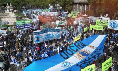 Masiva marcha de la CGT en apoyo a los jubilados en la previa del paro general