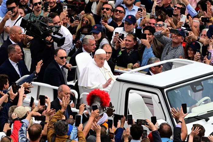 «No sufrió, todo sucedió rápidamente»: El Vaticano contó cómo fueron las últimas horas de Francisco «No sufrió, todo sucedió rápidamente»: El Vaticano contó cómo fueron las últimas horas de Francisco