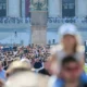La despedida al papa Francisco: la basílica de San Pedro recibe por segundo día a una multitud