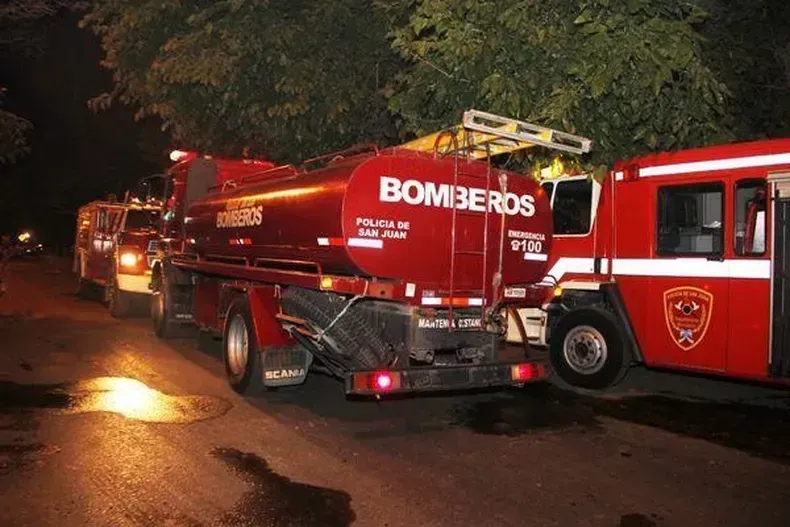 Una niña de 5 años en terapia intensiva tras el incendio de su casa en Chimbas: su padre está en coma y perdieron todo Una niña de 5 años en terapia intensiva tras el incendio de su casa en Chimbas: su padre está en coma y perdieron todo