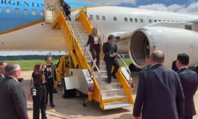 Javier Milei llegó a Paraguay para reunirse con el presidente Santiago Peña