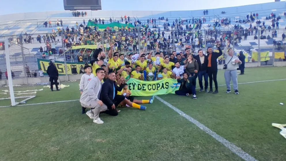 Peñaflor venció a Árbol Verde y se consagró campeón de la Copa de Campeones Peñaflor venció a Árbol Verde y se consagró campeón de la Copa de Campeones